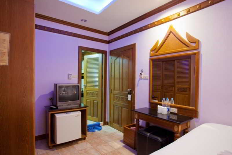 Patong Beach Bed And Breakfast Ngoại thất bức ảnh