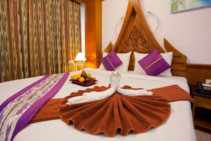 Patong Beach Bed And Breakfast Ngoại thất bức ảnh